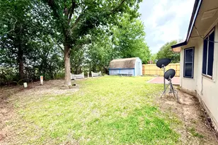 206 Sunshadow Dr, Lockhart, TX 78644 - Photo 24