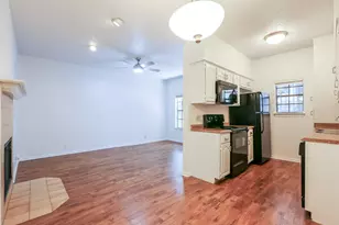 203 E 31st St, Austin, TX 78705 - Photo 10