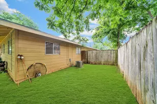 1104 Kinney Ave, Austin, TX 78704 - Photo 12