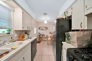 1104 Kinney Ave, Austin, TX 78704 - Photo 8