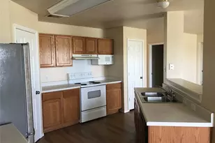 111 Sylvan St, Hutto, TX 78634 - Photo 6