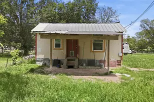148 Brenham St, McDade, TX 78650 - Photo 38