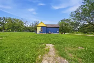 148 Brenham St, McDade, TX 78650 - Photo 24