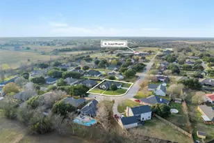 813 Woodson Dr, Caldwell, TX 77836 - Photo 2