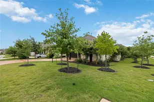 401 Sitlington Ln, Austin, TX 78738 - Photo 2
