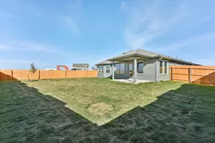 102 Holmby Dr, Hutto, TX 78634 - Photo 32