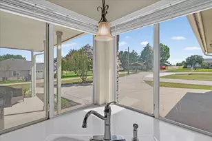 80 Family Cir, Hutto, TX 78634 - Photo 10