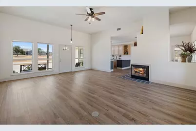 80 Family Circle, Hutto, TX 78634 - Photo 6