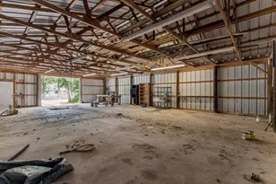 1811 W Old Lockhart Rd, West Point, TX 78963 - Photo 30