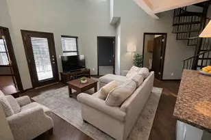 2502 Leon St, Austin, TX 78705 - Photo 2