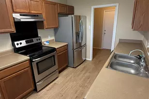 225 Hyltin St, Hutto, TX 78634 - Photo 4