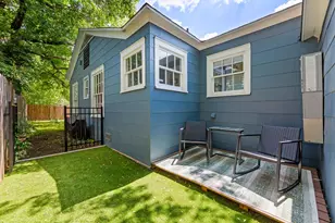 811 E 45th St, Austin, TX 78751 - Photo 28