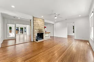 811 E 45th St, Austin, TX 78751 - Photo 12