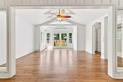 811 E 45th Street, Austin, TX 78751 - Photo 6