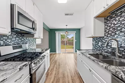 4712 Little Hill Circle, Austin, TX 78725 - Photo 14