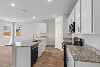 370 Golden Paint Trail, Liberty Hill, TX 78642 - Photo 6