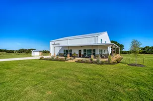 224 Blackbuck Rdg Dr, Lampasas, TX 76550 - Photo 2