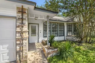 5806 Abilene Trl, Austin, TX 78749 - Photo 2