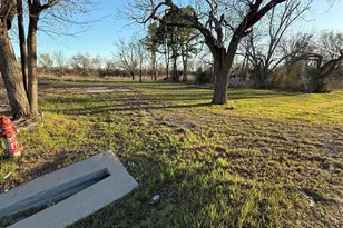 1304 E Cameron Ave, Rockdale, TX 76567 - Photo 16