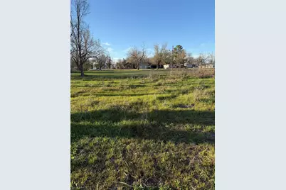 1304 E Cameron Avenue, Rockdale, TX 76567 - Photo 4