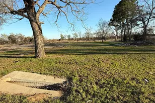 1304 E Cameron Ave, Rockdale, TX 76567 - Photo 14