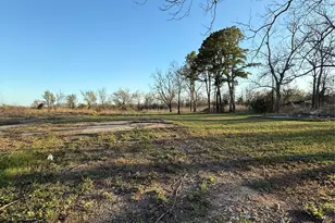 1304 E Cameron Ave, Rockdale, TX 76567 - Photo 22