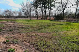 1304 E Cameron Ave, Rockdale, TX 76567 - Photo 26