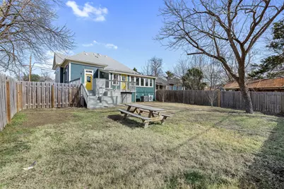 1019 W 4th Street, Taylor, TX 76574 - Photo 18