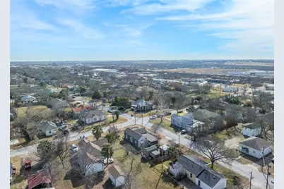 1019 W 4th Street, Taylor, TX 76574 - Photo 20