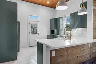 1019 W 4th St, Taylor, TX 76574 - Photo 6