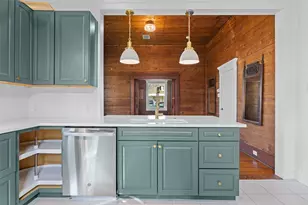 1019 W 4th St, Taylor, TX 76574 - Photo 8