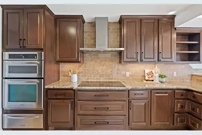 9112 Balcones Club Drive, Austin, TX 78750 - Photo 16