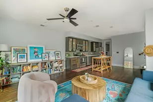 2812 Oak Springs Dr, Austin, TX 78702 - Photo 12
