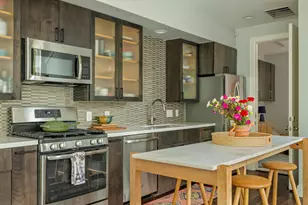 2812 Oak Springs Dr, Austin, TX 78702 - Photo 16