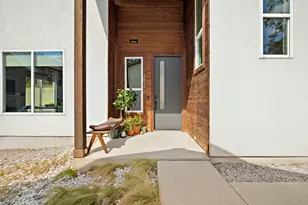 2812 Oak Springs Dr, Austin, TX 78702 - Photo 6
