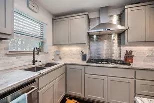 5701 Avenue G, Austin, TX 78752 - Photo 10