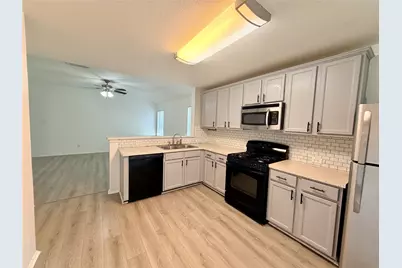 1148 Shadow Creek Boulevard, Buda, TX 78610 - Photo 6