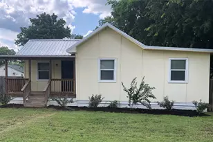 206 Lee St, Smithville, TX 78957 - Photo 1