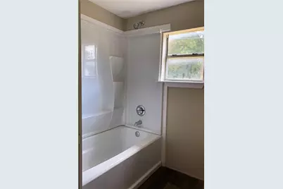 206 Lee Street, Smithville, TX 78957 - Photo 6