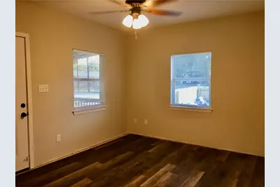 206 Lee Street, Smithville, TX 78957 - Photo 4