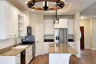 831 Whispering Oaks Dr, Giddings, TX 78942 - Photo 8