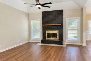 831 Whispering Oaks Dr, Giddings, TX 78942 - Photo 4
