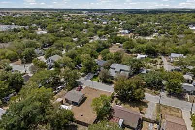 731 Neches Street, Lockhart, TX 78644 - Photo 28