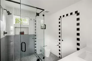 43 Lynn St, Austin, TX 78702 - Photo 20