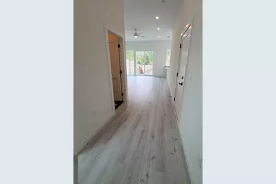 2000 Riverside Farms Road Road #6101, Austin, TX 78741 - Photo 4