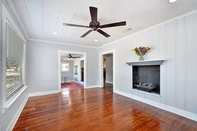 717 S Laurel Avenue, Luling, TX 78648 - Photo 4