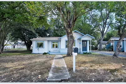 717 S Laurel Avenue, Luling, TX 78648 - Photo 1