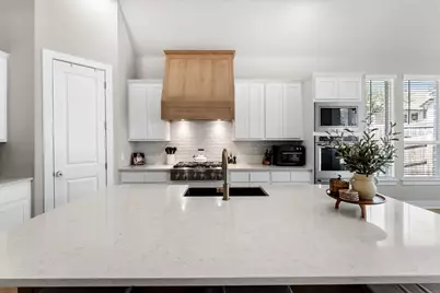 416 Crescent Heights Drive, Georgetown, TX 78628 - Photo 34
