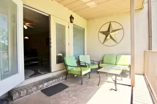 730 E Mather St, New Braunfels, TX 78130 - Photo 14