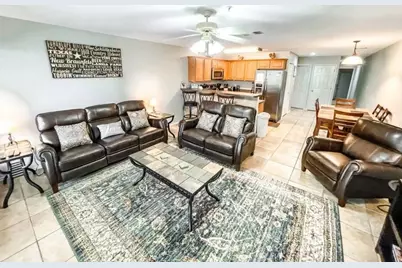 730 E Mather Street, New Braunfels, TX 78130 - Photo 2